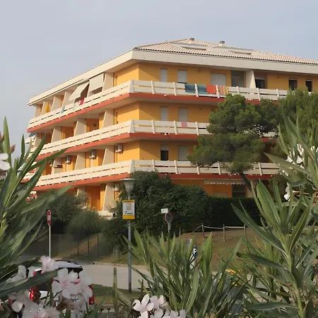 Apartman Lira Con Giardino