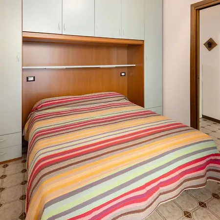 Lira Con Giardino Apartman Bibione