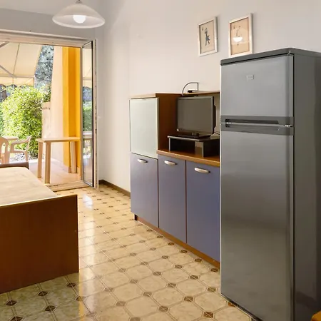 Lira Con Giardino דירה ביביונה